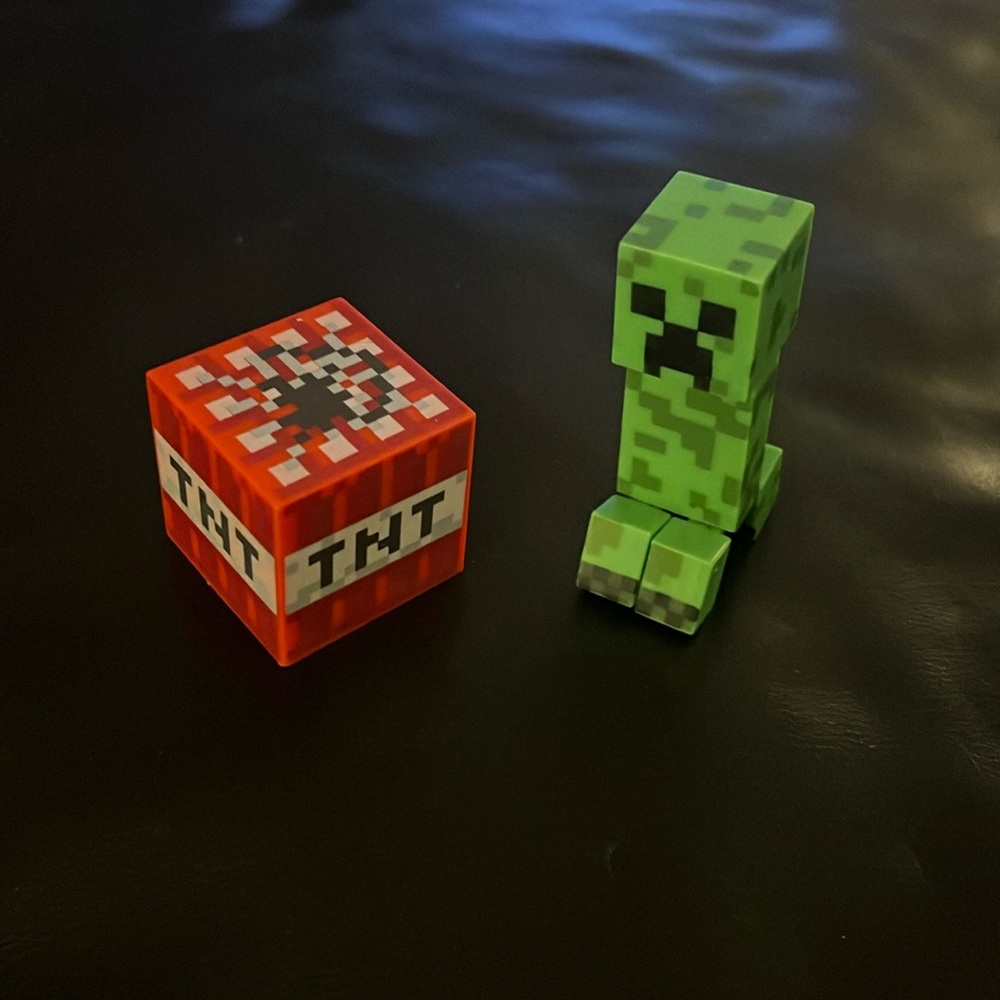Minecraft Action Figures - TNT &  Creeper by Jazwares